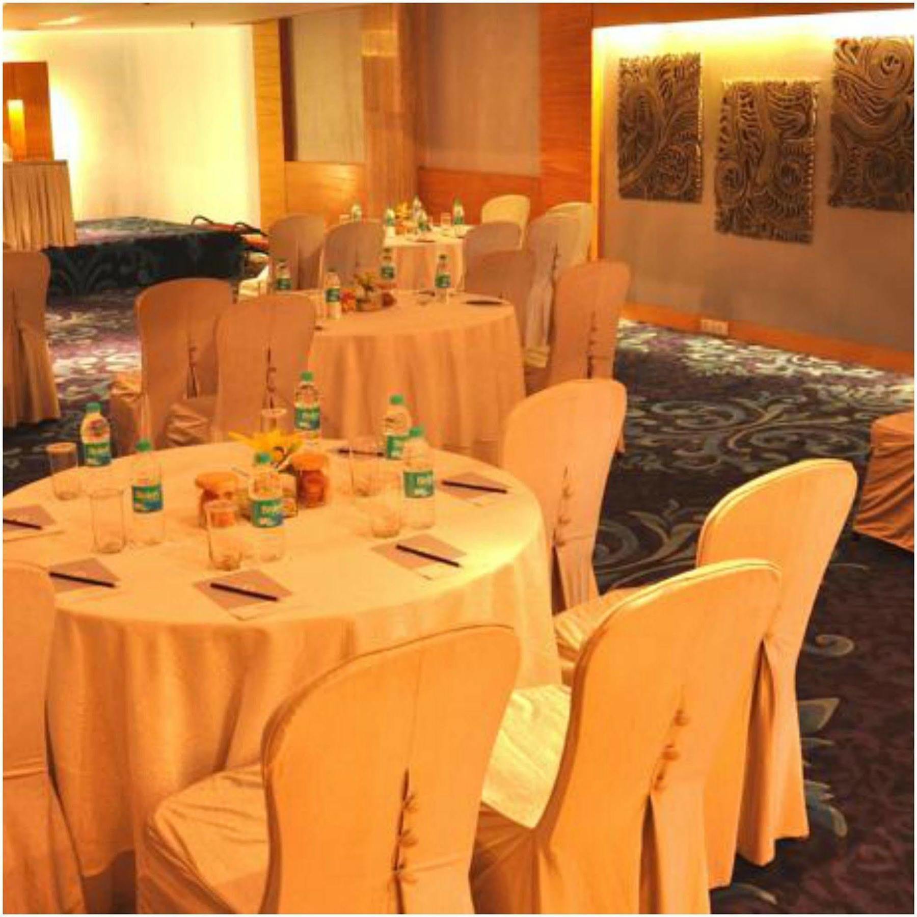 Fortune Sector 27, Noida - Member Itc Hotels' Group Exteriör bild
