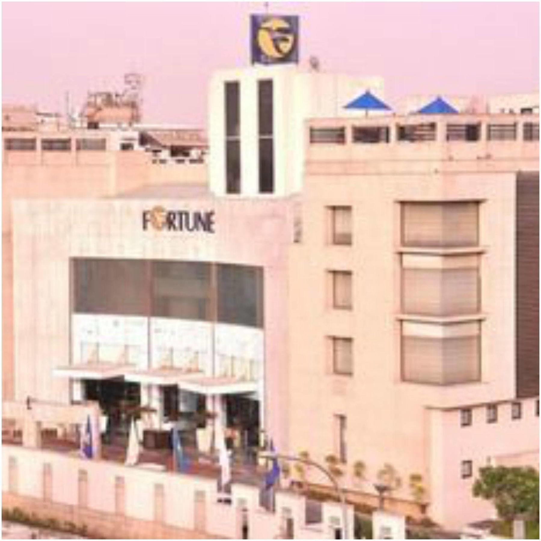 Fortune Sector 27, Noida - Member Itc Hotels' Group Exteriör bild
