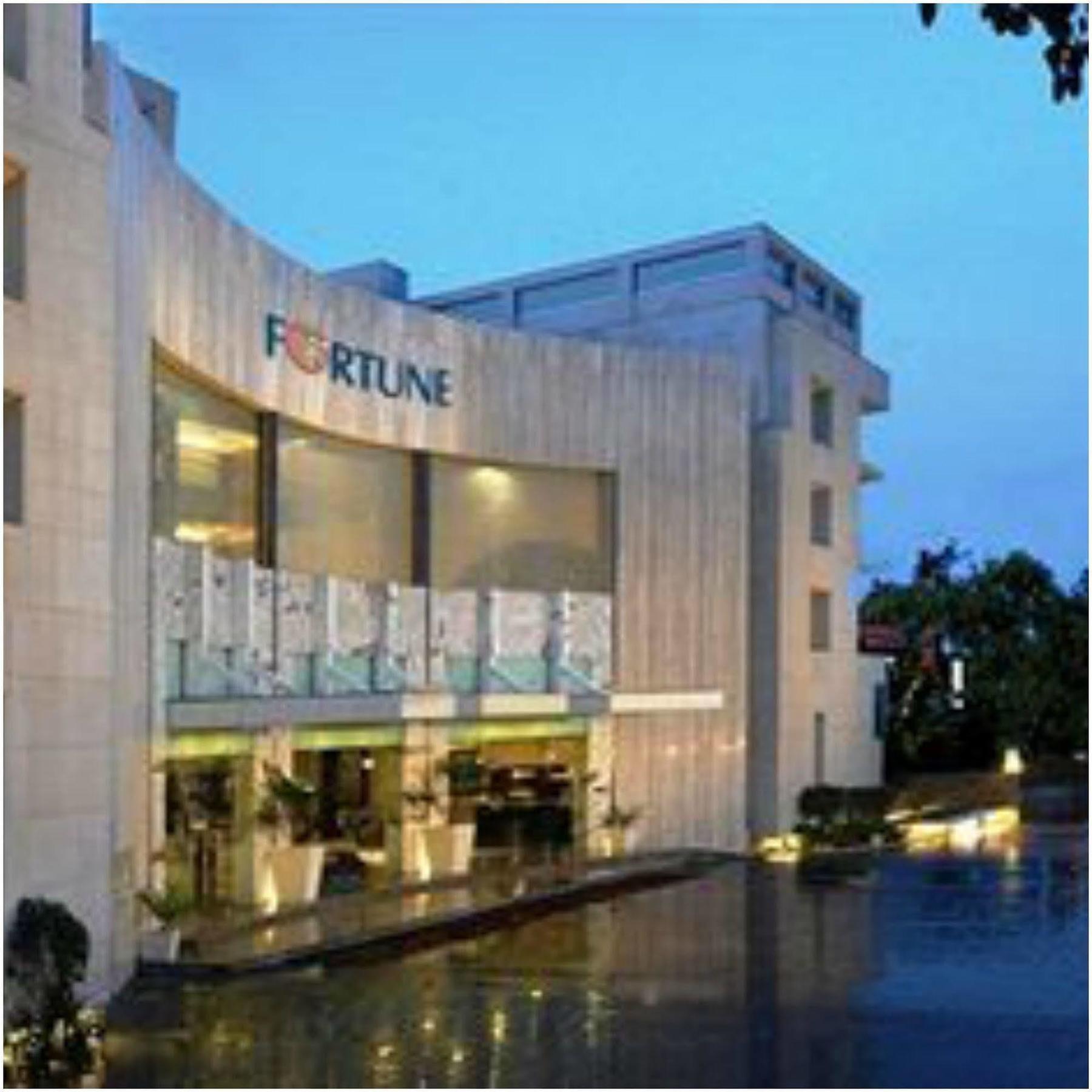 Fortune Sector 27, Noida - Member Itc Hotels' Group Exteriör bild